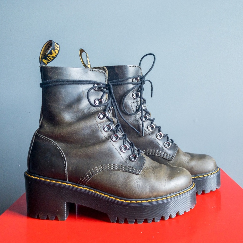 Dr Martens Leona boots olive green brown